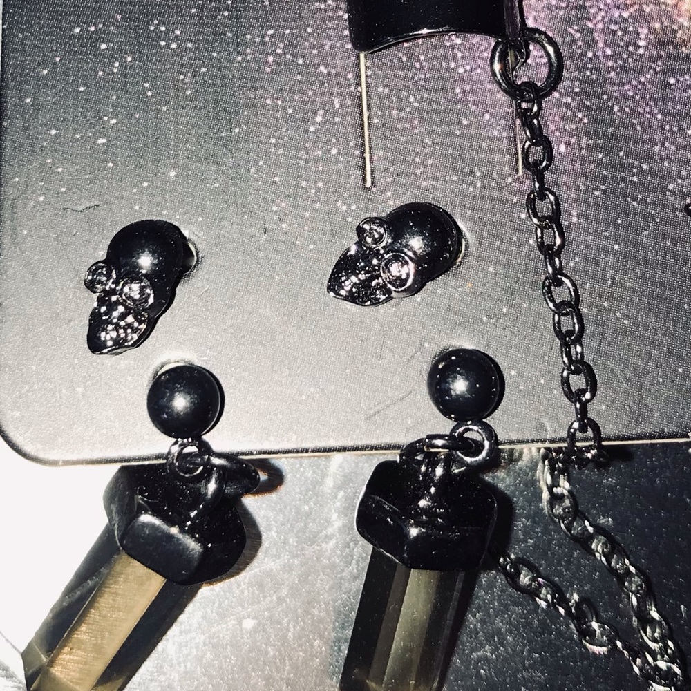 NWT Hot Topic Black Dangling Crystal Earrings w/Top Cuff + Pair of Skull Studs